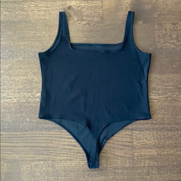 Express Sleeveless Bodysuit - Picture 2 of 3